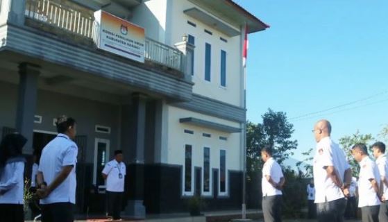 Apel di kantor KPU Kerinci. Jumlah pendaftar PPS di KPU Kerinci membludak. Foto: Oga/Jambiseru