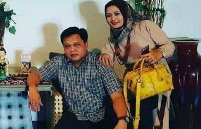 kadis pupr merangin zulhifni beserta istri Kadis pupr merangin zulhifni beserta istri. Foto : SS Facebook / Jambiseru.com
