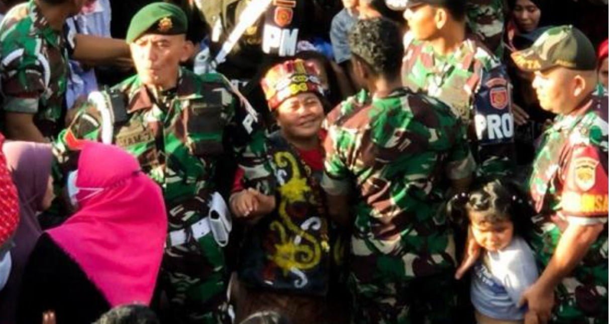 Sosok Ida dayak yang viral menyembuhkan penyakit.