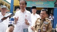 Ketua DPRD Provinsi Jambi, Edi Purwanto saat dampingi Presiden Jokowi berkunjung di Jambi.