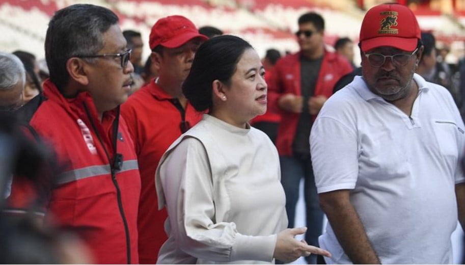 Sekjen PDIP Hasto Kristiyanto (kiri) didampingi Ketua DPP PDI Perjuangan Puan Maharani (tengah) dan Ketua Panitia Bulan Bung karno (BBK) 2023 Rano Karno.