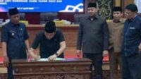 ketua dprd provinsi jambi memimpin secara langsung rapat paripurna