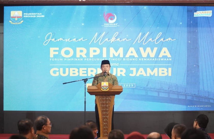 Gubernur Jambi dalam acara Jamuan Makan Malam bersama Forum Pimpinan Perguruan Tinggi Bidang Kemahasiswaan (Forpimawa).