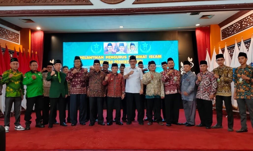 Foto bersama setelah acara pelantikan bersama Gubernur Jambi.