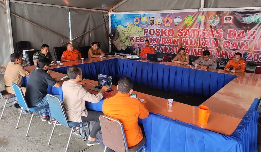jumlah hotspot di jambi terbanyak dalam kawasan pt petrochina.