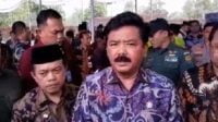 Menteri ATR/BPN RI, Marsekal TNI (Purn) Hadi Tjahjanto didampangi Gubernur Al Haris saat kunjungan di Jambi.