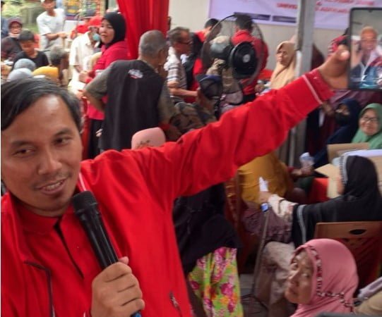 Moment Ketua DPD PDIP Jambi, Edi Purwanto saat video call bersama Ganjar Pranowo.
