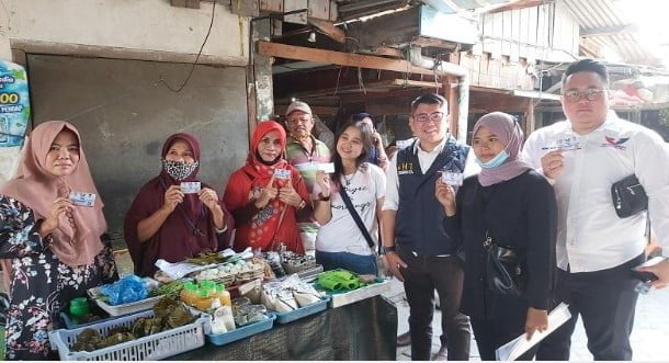 terjun ke pasar dukuh kupang, dpd partai perindo surabaya bagikan kta asuransi. terjun ke pasar dukuh kupang, dpd partai perindo surabaya bagikan kta asuransi.