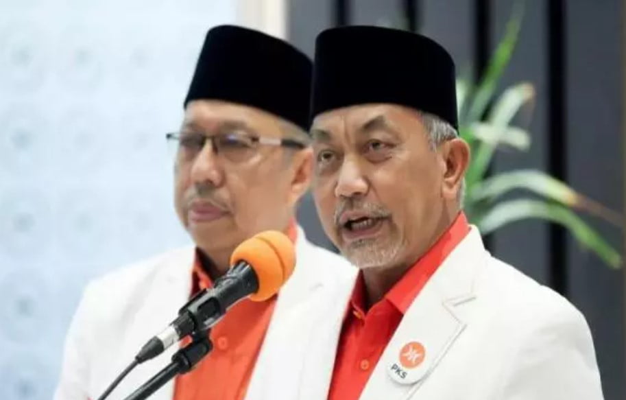 konferensi pers ketua umum pks, ahmad syaikhu, perihal situasi koalisi pilpres 2024, di kantor dpp pks
