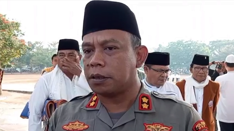 kapolres oku akbp arif harsono saat memberikan keterangan soal pria bunuh diri diduga karena pinjol kapolres oku akbp arif harsono saat memberikan keterangan soal pria bunuh diri diduga karena pinjol