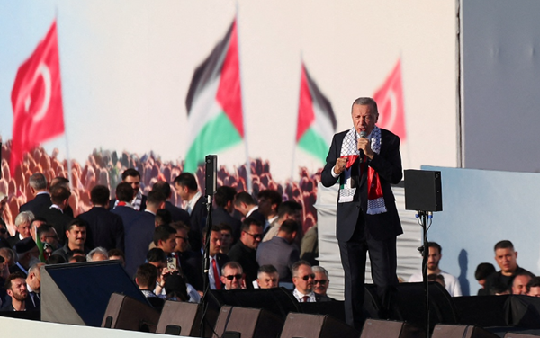 presiden turki recep tayyip erdogan berpidato dalam kampanye pro palestina di istanbul.