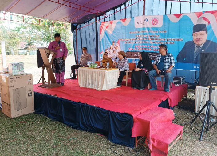 sosialisasi stunting di desa rantau pandan kecamatan rantau pandan kabupaten bungo. sosialisasi stunting di desa rantau pandan kecamatan rantau pandan kabupaten bungo.