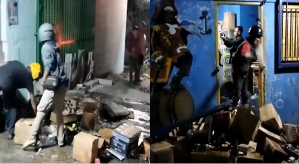 warga menghancurkan kios miras oplosan di jalancagak, subang. warga menghancurkan kios miras oplosan di jalancagak, subang.