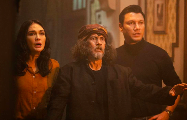 luna maya di film panggonan wingit yang tayang pada 30 november 2023.