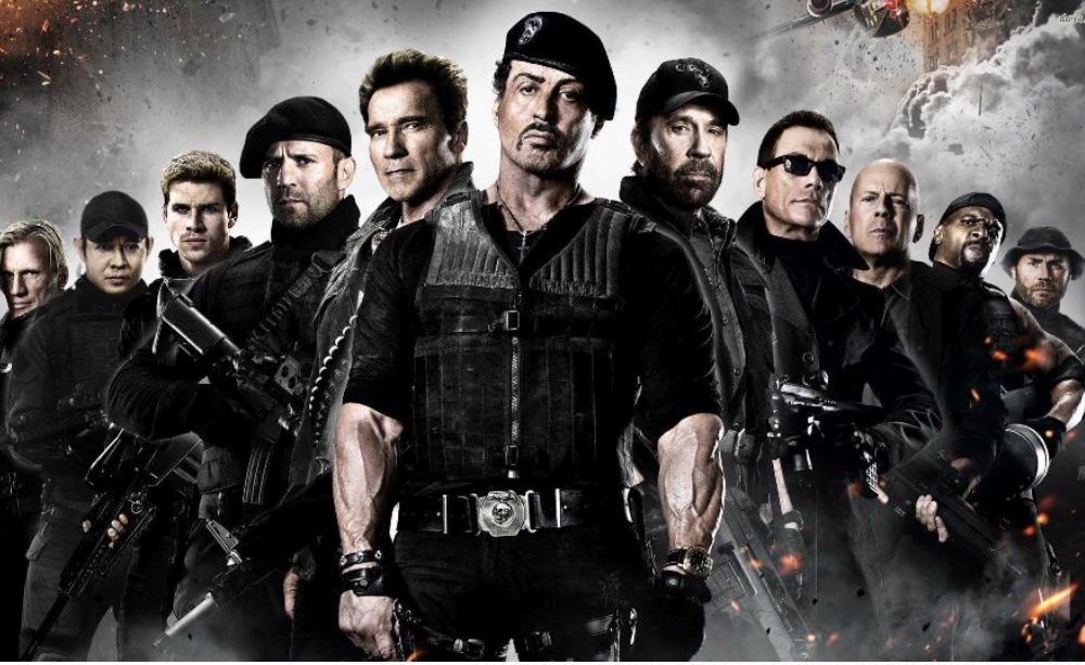 sylvester gardenzio stallone (tengah) dalam film the expendables.