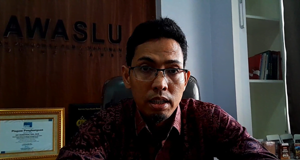 anggota bawaslu provinsi jambi ari juniarman.