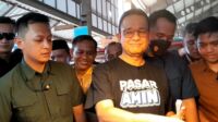 anies baswedan (tengah) saat di jambi.