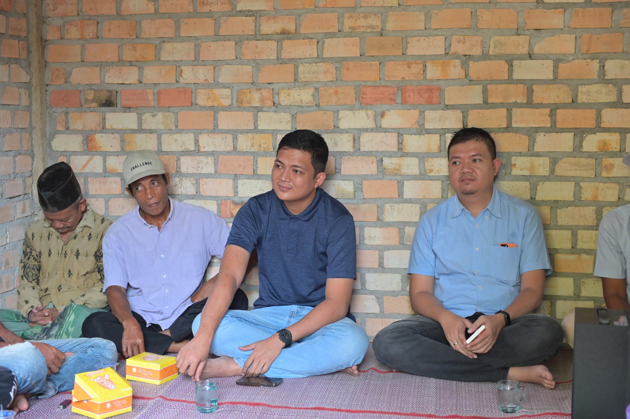 firdaus fattah (kanan), m hafiz fattah (2 kanan). firdaus fattah (kanan), m hafiz fattah (2 kanan).