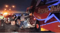 kecelakaan beruntun bus tabrak tiga mobil di jalan tol krapyak, kota semarang