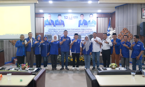 Hafiz Fattah bersama pengurus Partai PAN. Foto: Ist
