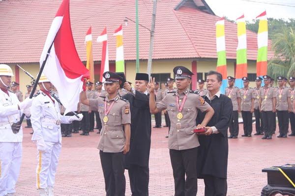 pelantikan dan sumpah jabatan bintara baru oleh kapolda jambi.