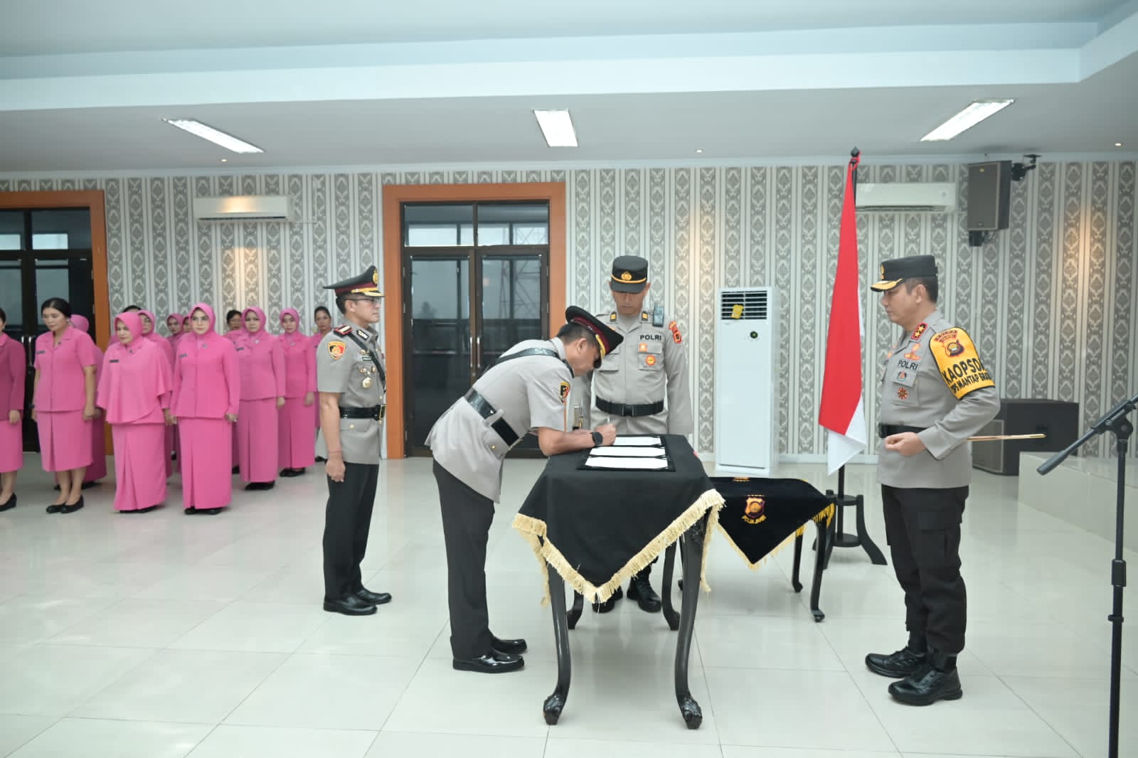 serah terima jabatan dirreskrimsus polda jambi.