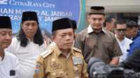 gubernur jambi, al haris saat peresmian masjid al jabbar citra raya city jambi.