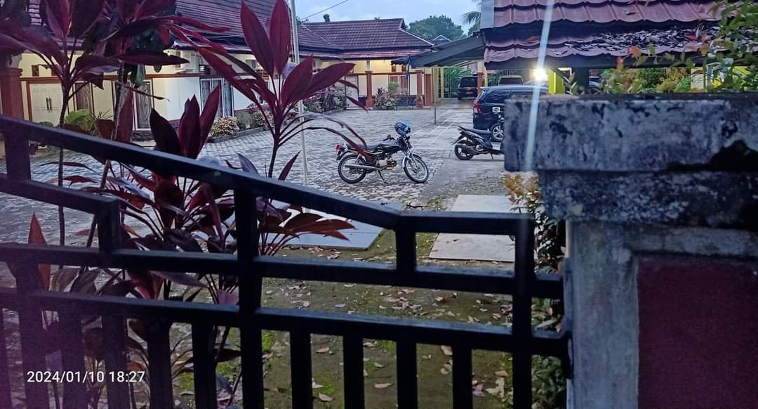 Tampak rumah dinas Sekda Merangin yang menjadi tempat pertemuan BKN Region VII Palembang dengan Panselda P3K. Rabu (10/01/2024).