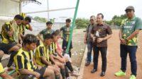 Pj Bupati Merangin H Mukti beri motivasi untuk para pemain Merangin FC.