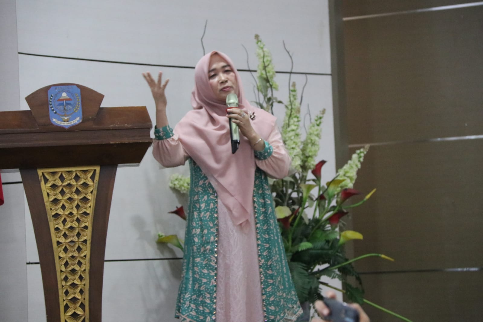 ketua tp pkk provinsi jambi hj. hesti haris, se ketua tp pkk provinsi jambi hj. hesti haris, se