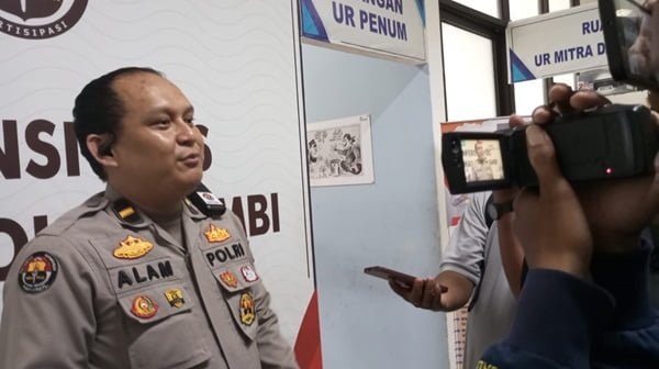 paur penum subbid penmas polda jambi ipda alamsyah amir. paur penum subbid penmas polda jambi ipda alamsyah amir.