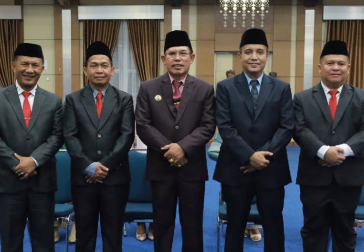 Pelantikan pejabat eselon II Pemkot Sungai Penuh. Foto: Oga/Jambiseru.com