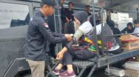 polda jambi periksa kesehatan personel yang siaga di lokasi banjir sungai penuh