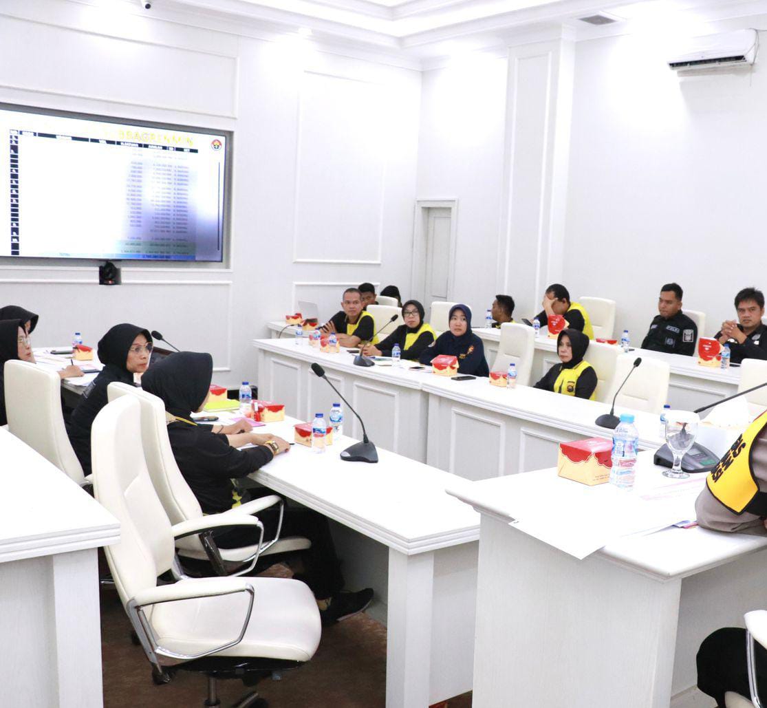 rapat bedah anggaran bid humas polda jambi 2024. rapat bedah anggaran bid humas polda jambi 2024.