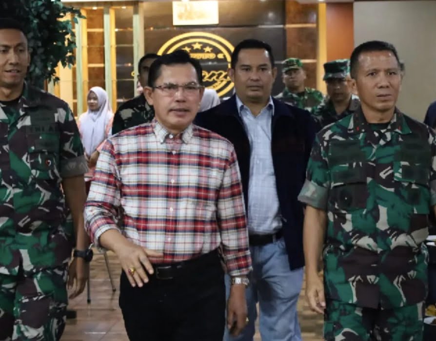 Kunjungan kerja Pangdam II Sriwijaya di Sungai Penuh. Foto: Oga/Jambiseru.com Kunjungan kerja Pangdam II Sriwijaya di Sungai Penuh. Foto: Oga/Jambiseru.com