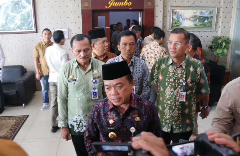 gubernur al haris pimpin rakor politik se provinsi jambi gubernur al haris pimpin rakor politik se provinsi jambi
