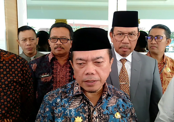 gubernur jambi, al haris saat menghadiri acara emotional spiritual quotient (esq) duta akhlak duta baznas. gubernur jambi, al haris saat menghadiri acara emotional spiritual quotient (esq) duta akhlak duta baznas.