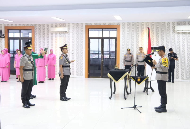 kapolda jambi, irjen pol rusdi hartono memimpin serah terima jabatan kapolres tanjung jabung barat
