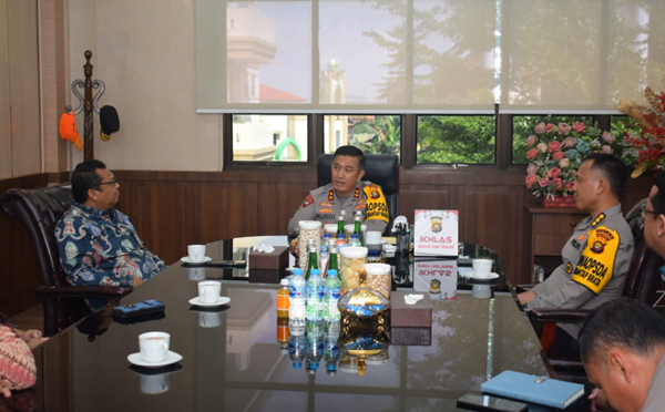 kapolda jambi, irjen pol rusdi hartono terima kunjungan kepala perwakilan bpk ri provinsi jambi.