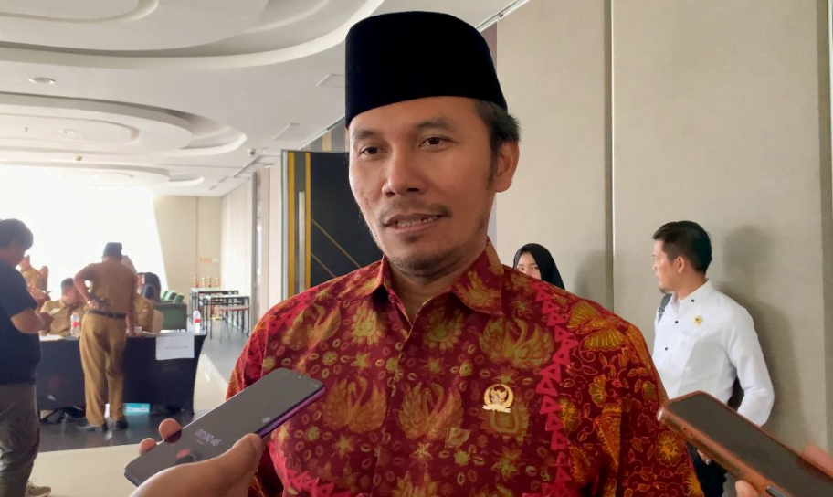 ketua dprd provinsi jambi, edi purwanto. ketua dprd provinsi jambi, edi purwanto.