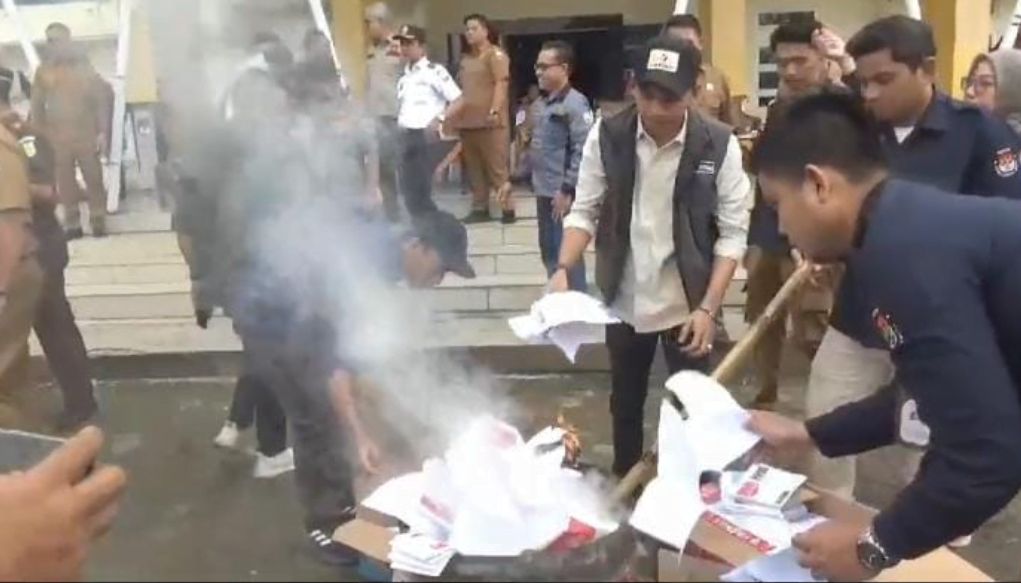 kpu muaro jambi musnahkan ribuan surat suara rusak kpu muaro jambi musnahkan ribuan surat suara rusak