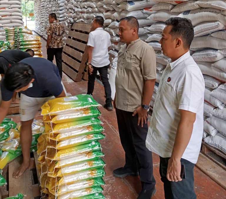 personel subdit i indagsi ditreskrimsus polda jambi lakukan pengecekan stok beras di gudang bulog provinsi jambi personel subdit i indagsi ditreskrimsus polda jambi lakukan pengecekan stok beras di gudang bulog provinsi jambi