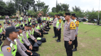 wakapolda jambi, brigjen pol edi mardianto melakukan pengecekan kesiapan personil polres muaro jambi untuk pengamanan tps.
