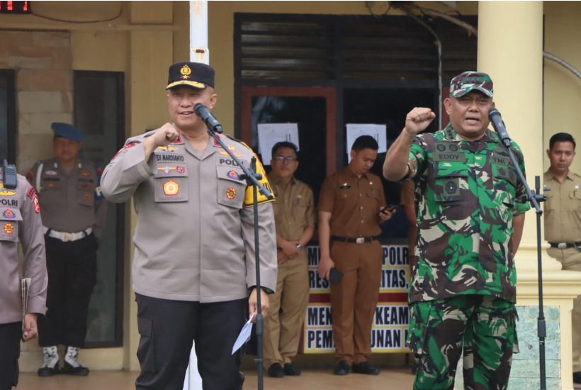 wakapolda jambi, brigjen pol edi mardianto memimpin langsung apel patroli skala besar pemilu 2024 wakapolda jambi, brigjen pol edi mardianto memimpin langsung apel patroli skala besar pemilu 2024