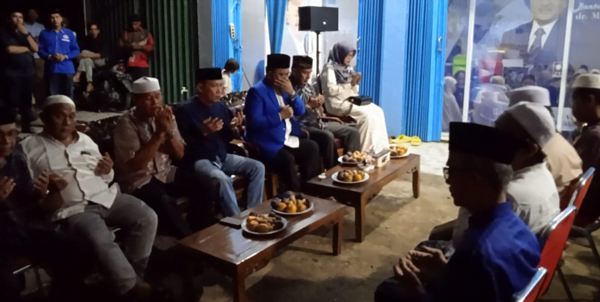 dr maulana hadir di acara silaturahmi sambut ramadhan di kantor dpd pan kota jambi. dr maulana hadir di acara silaturahmi sambut ramadhan di kantor dpd pan kota jambi.