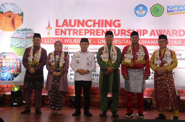gubernur jambi, al haris saat hadir diacara launching entrepreneurship awards viii lembaga layanan pendidikan tinggi (lldikti) wilayah x tahun 2024