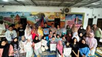 h.maulana menghadiri kegiatan klok umkm bersinar bersama anak disabilitas di rumah batik rindani kosera. h.maulana menghadiri kegiatan klok umkm bersinar bersama anak disabilitas di rumah batik rindani kosera.