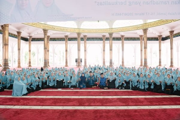 hadir ditengah pengajian amanah provinsi jambi hadir ditengah pengajian amanah provinsi jambi