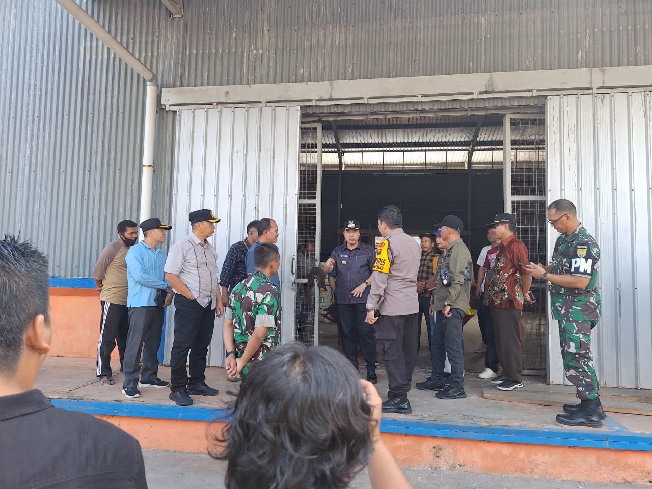 Pj Bupati Merangin H Mukti bersama forkopimda dan opd terkait sidak RsUD dan gudang bulog dalam rangka persiapan kunjungan kerja Presiden Jokowi ke Merangin.