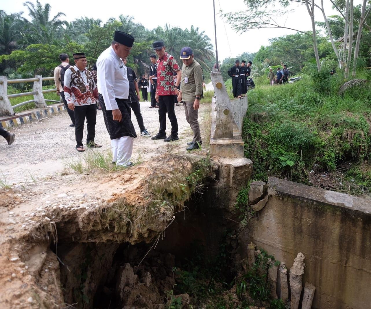 lihat jembatan amruk